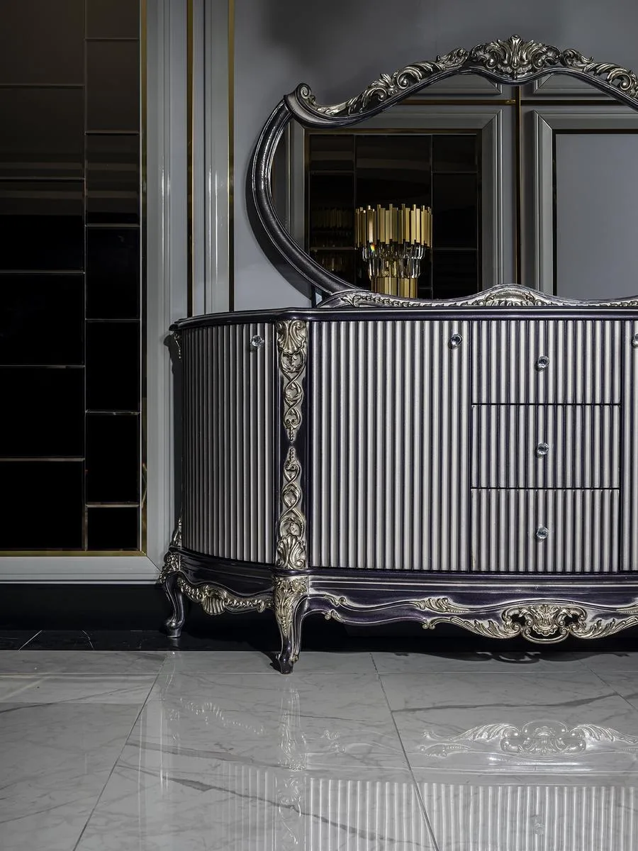 Queen Classic Dining Room Set